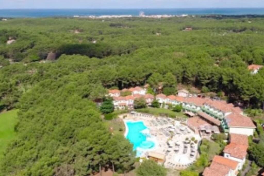 Holidays Resort Domaine Du Golf Piscine Chauffee D' Avril Au 1Er Octobre En Lisiere De Foret Avec Vue Sur La Pinede Lacanau-Ocean Екстер'єр фото